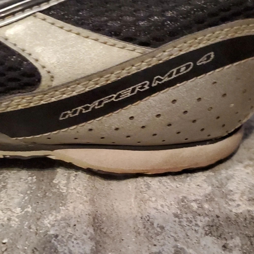 Asics shoes hyper MD 4 track shoes metal Spikes size 10.5 has flaws